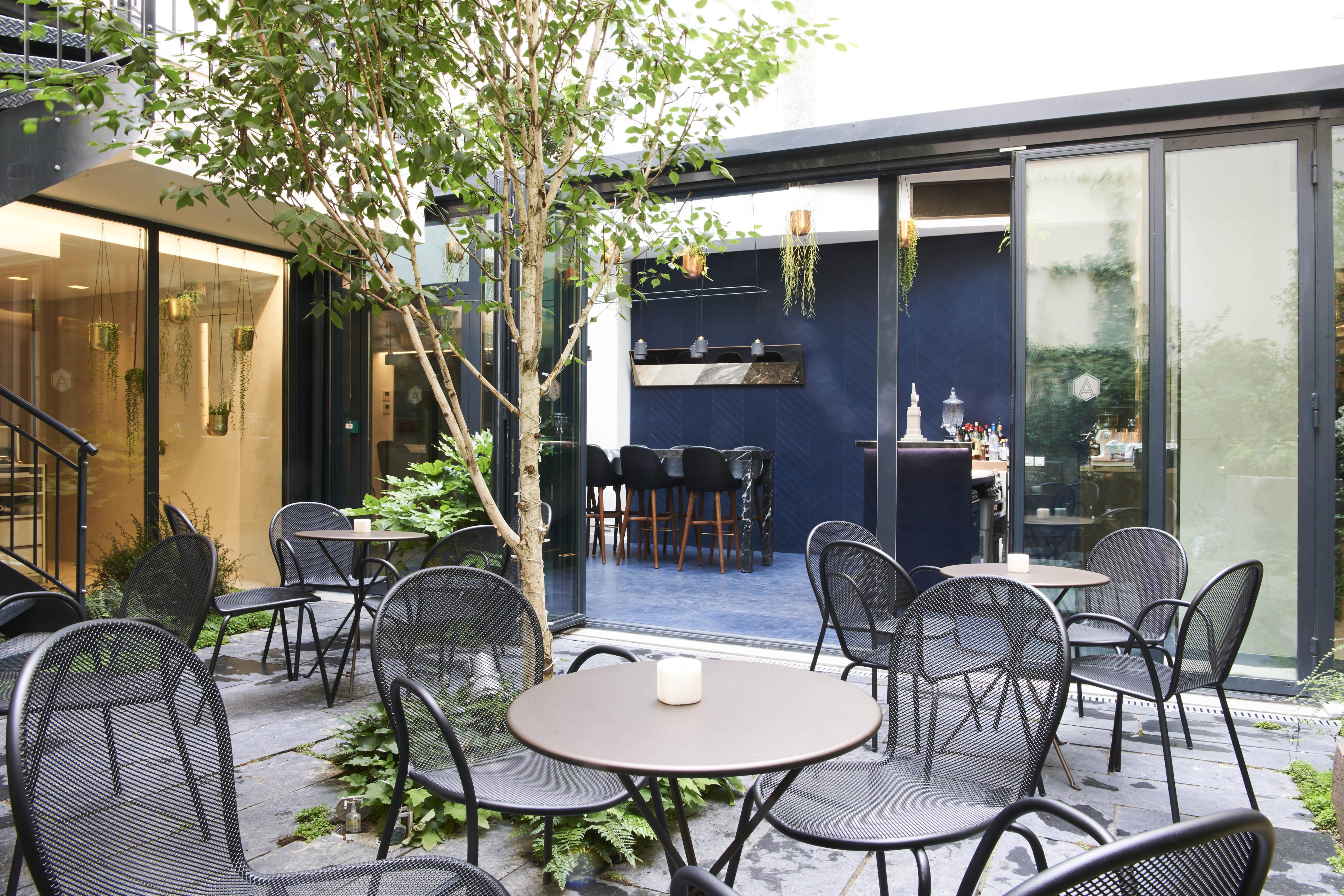 Perpetual Elysee Montaigne Paris Exterior photo