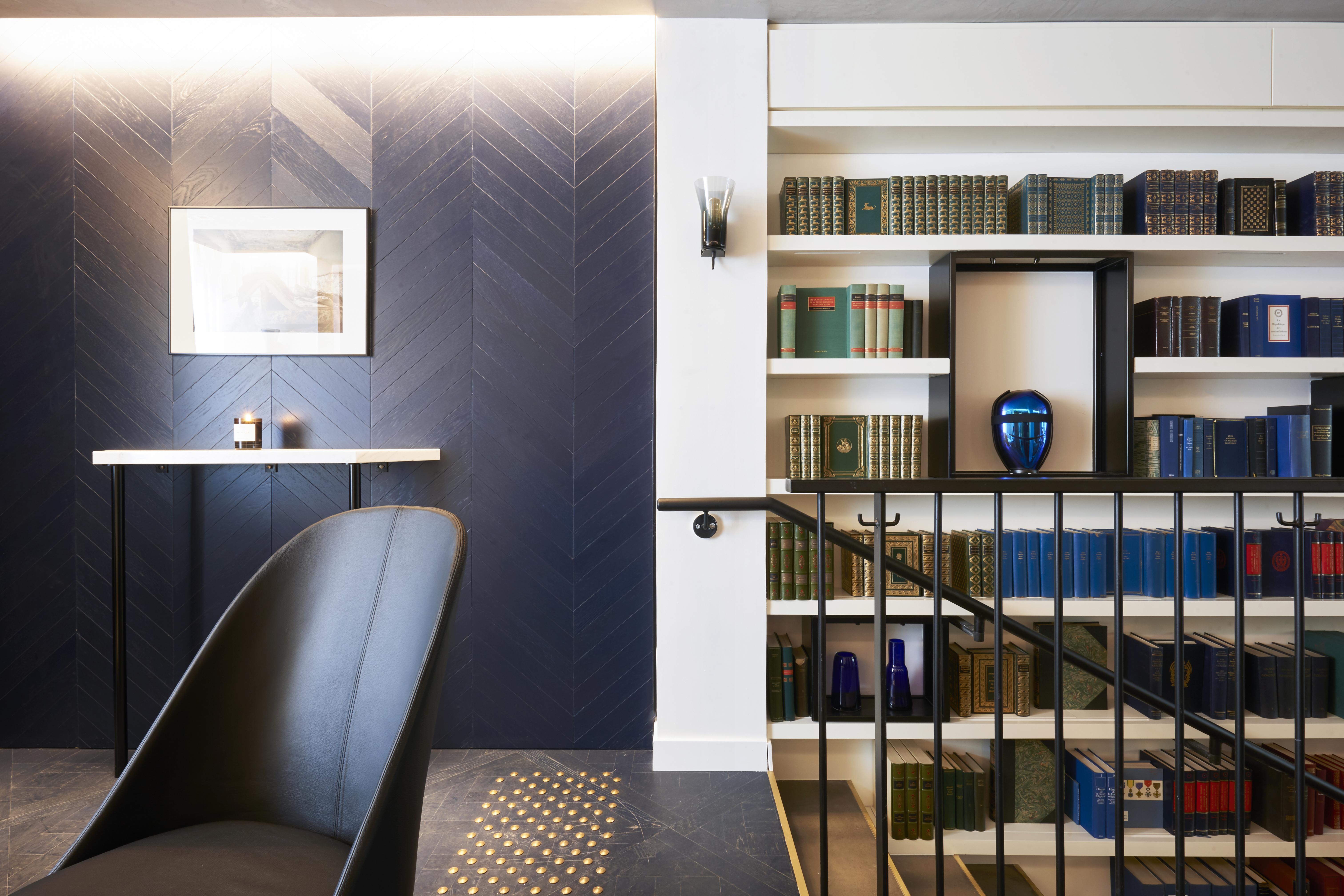 Perpetual Elysee Montaigne Paris Exterior photo